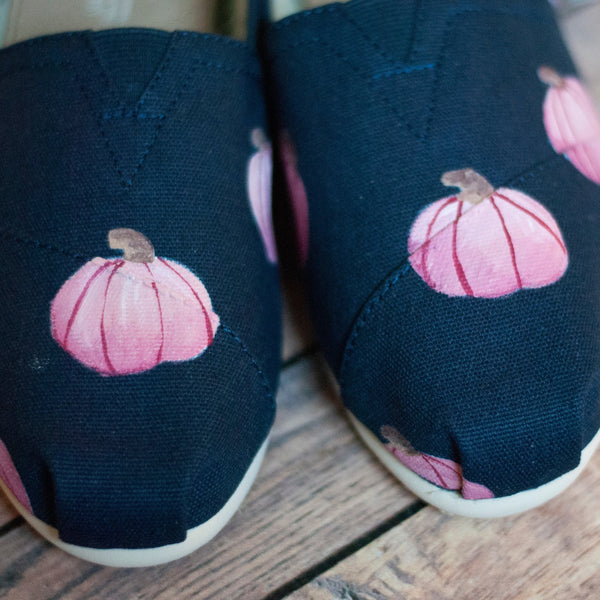 Women's Size 8.5 - Pumpkin Toms