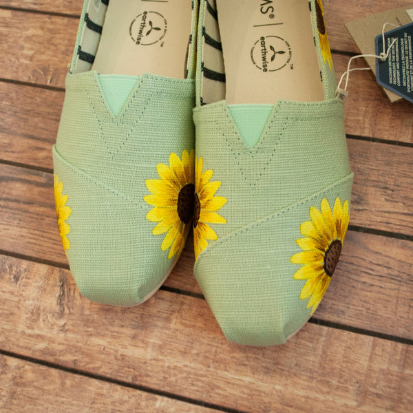 Hand Painted Sunflower Toms || Painted Toms