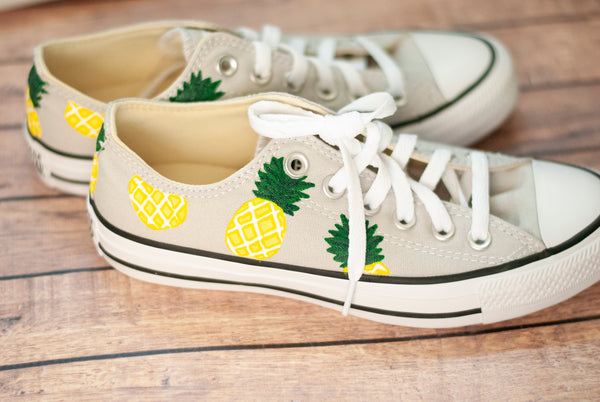 Hand Painted Pineapple Low Top Converse