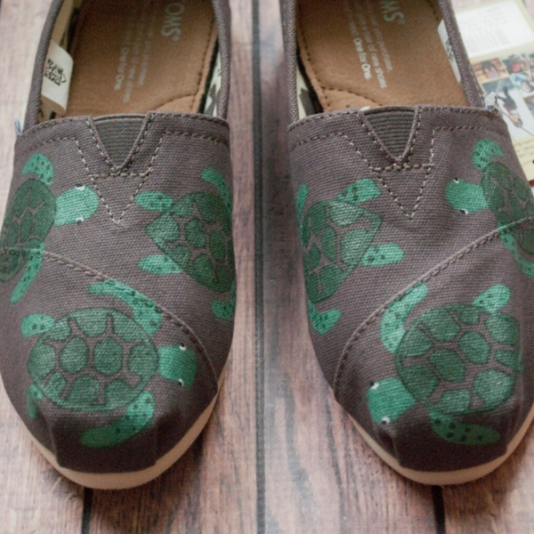 Custom Hand-Painted Turtle Toms