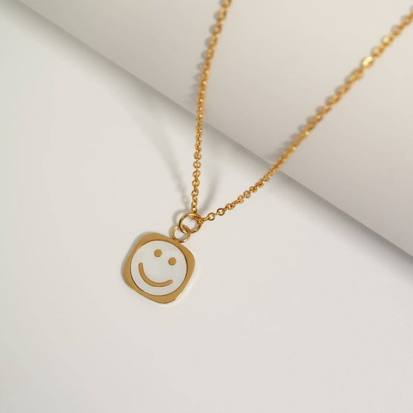 18K Gold PVD Stainless Steel Mother of Pearl Smiley Charm: Gold